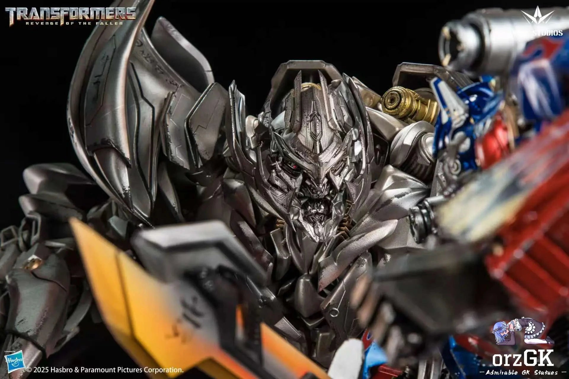 WAY Studio: Transformers – Revenge of the Fallen Optimus Prime vs Megatron Scene Statue (Licensed Collectible) (Pre-Order) WAY Studio