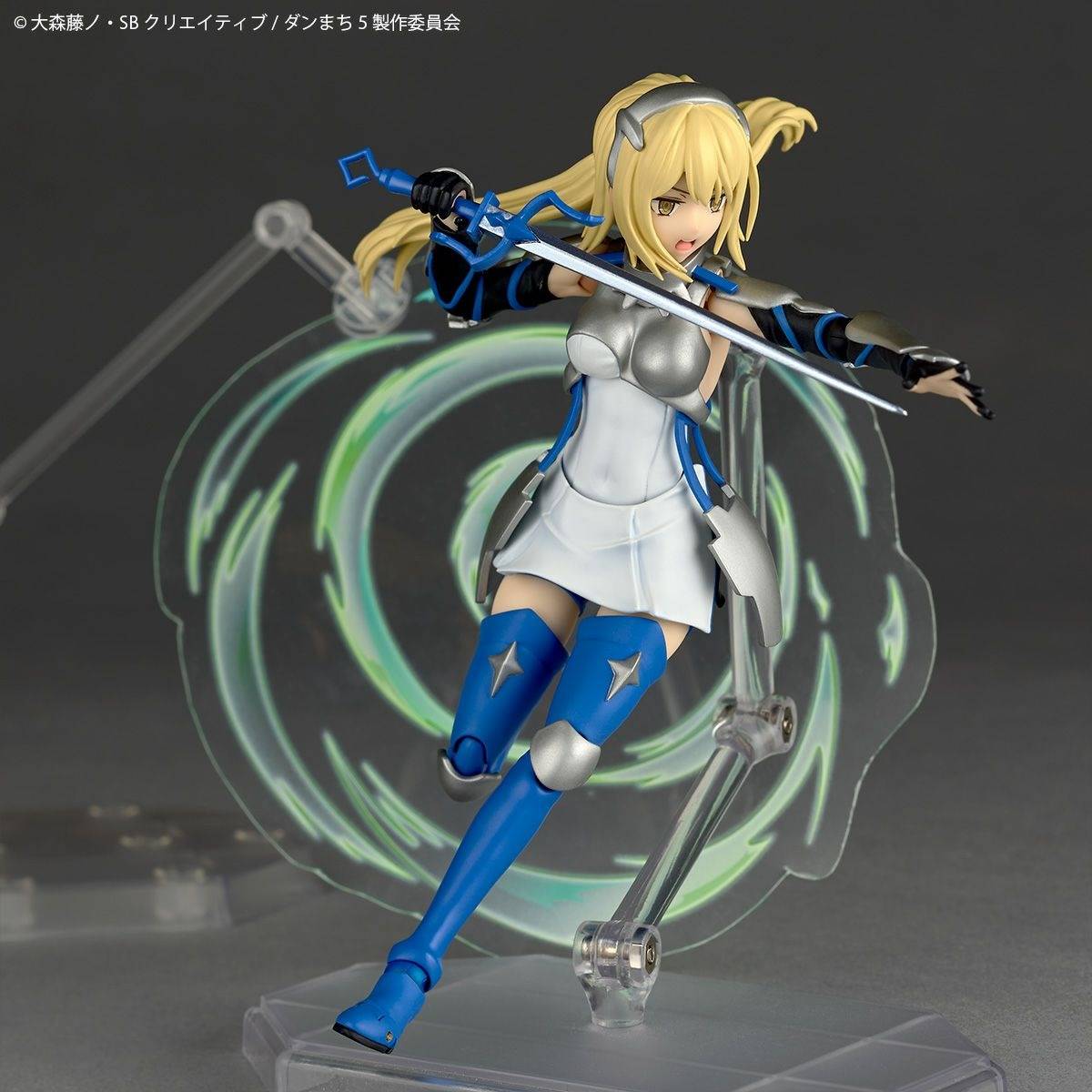 [Kaiyodo] Amazing Yamaguchi / Revoltech: Is It Wrong to Try to Pick Up Girls in a Dungeon - Ais Wallenstein (Limited Edition) (Pre-Order)