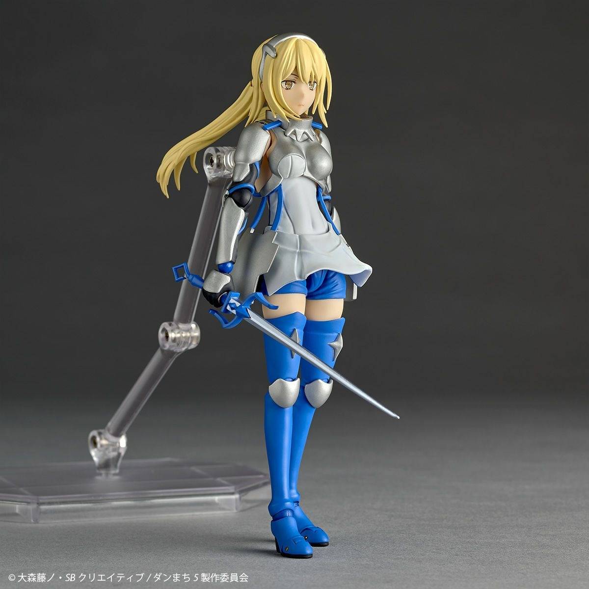 [Kaiyodo] Amazing Yamaguchi / Revoltech: Is It Wrong to Try to Pick Up Girls in a Dungeon - Ais Wallenstein (Limited Edition) (Pre-Order)