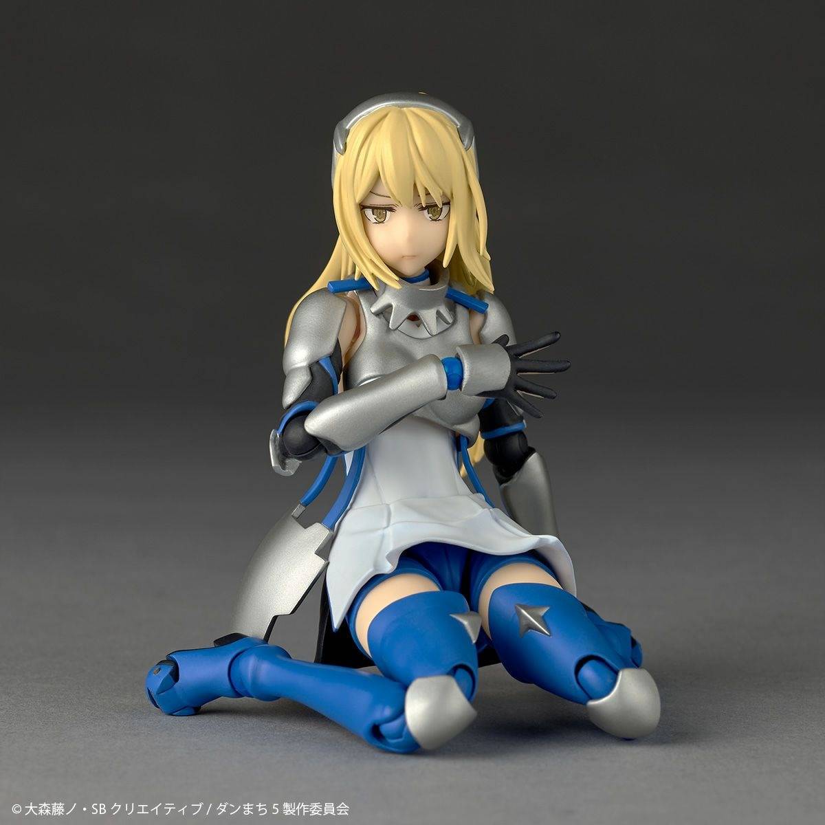 [Kaiyodo] Amazing Yamaguchi / Revoltech: Is It Wrong to Try to Pick Up Girls in a Dungeon - Ais Wallenstein (Limited Edition) (Pre-Order)