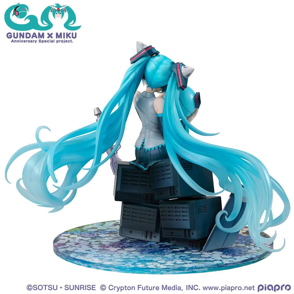 [MegaHouse] Lucrea Series: Gundam x Hatsune Miku - Mobile Suit Gundam 00 Ver. (Limited Edition) (Pre-Order) MegaHouse