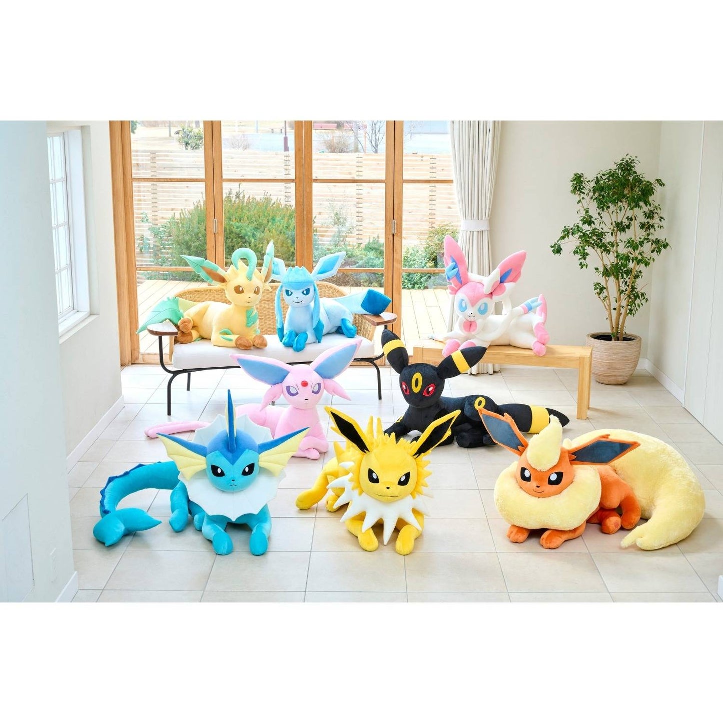 Pokemon: Life-size Plush - Jolteon lying down (Limited Edition) [The Pokémon Company]