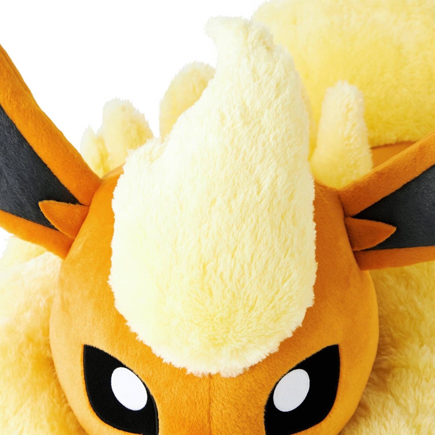 Pokemon: Life-size Plush - Flareon lying down (Limited Edition) [The Pokémon Company]